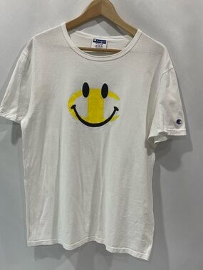 Champion Smiley Face Tee Size M